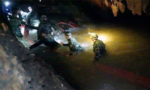 operación de rescate de los niños atrapados en una cueva de Tailandia Se reanuda la operación de rescate de los niños atrapados en una cueva de Tailandia